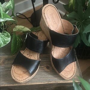 Born Black Leather Wedge Sandals with Ergonomic Design